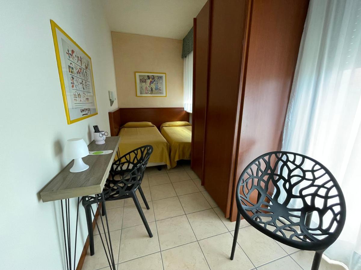 Hotel Virginia Γκάρντα Εξωτερικό φωτογραφία